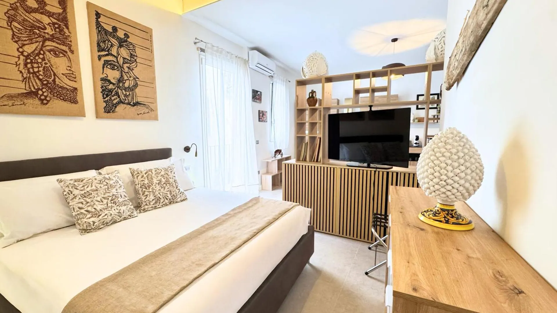 Helena Apartments - Secondo Canto Palermo 0*,  Italy