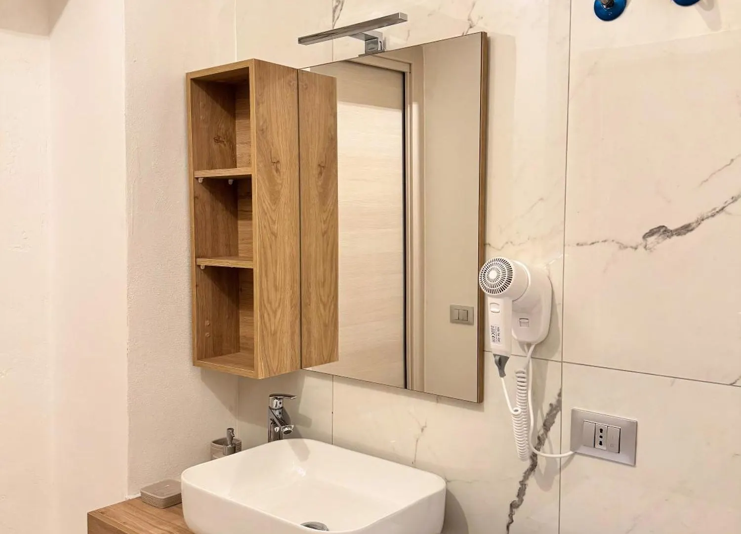Helena Apartments - Secondo Canto Palermo 0*,